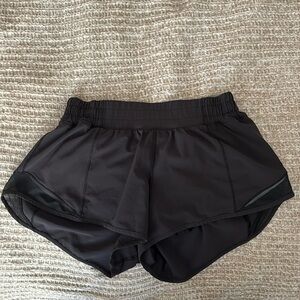 Lululemon Hotty Hot Shorts 2.5